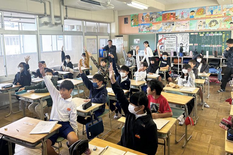 安城市立二本木小学校にて出前授業を開催しました。