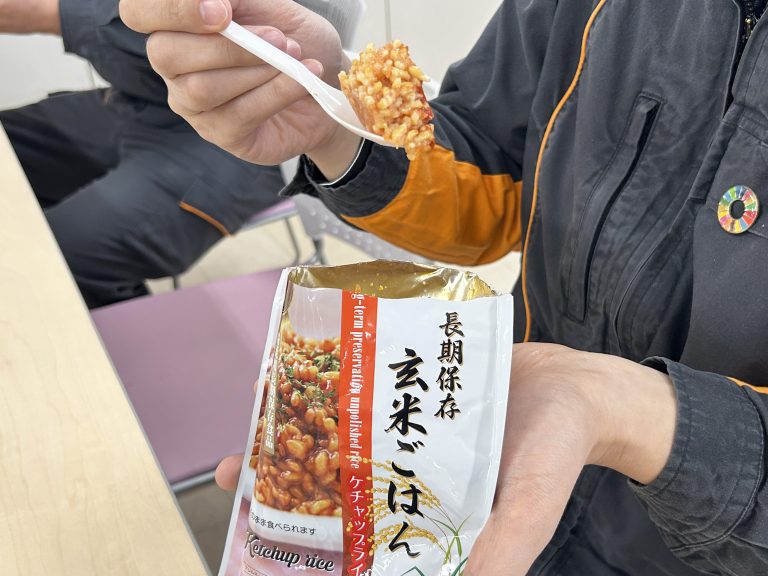 災害用非常食の試食会を実施しました。